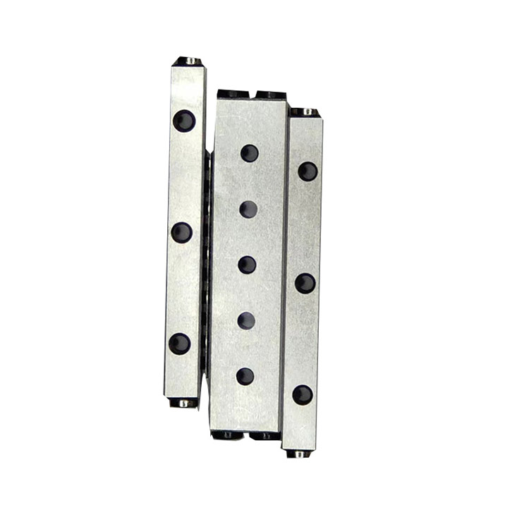 CRWM三排交叉導軌